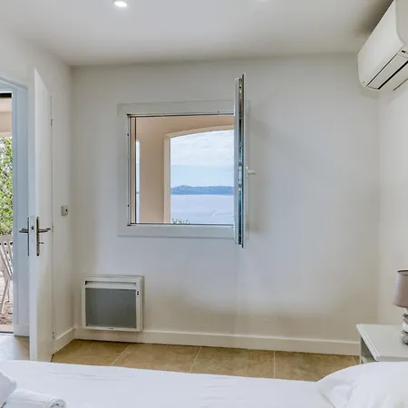 Διαμέρισμα Bright With Terrace And Sea View *