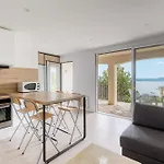 Bright With Terrace And Sea View Le Lavandou