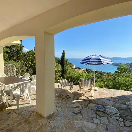 Bright With Terrace And Sea View Le Lavandou