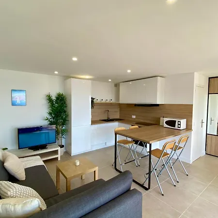 Bright With Terrace And Sea View Lejlighed