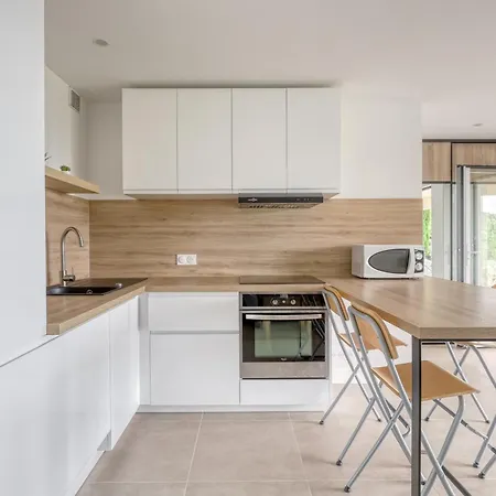 Bright With Terrace And Sea View * Le Lavandou