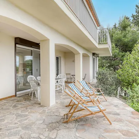Bright With Terrace And Sea View * Le Lavandou