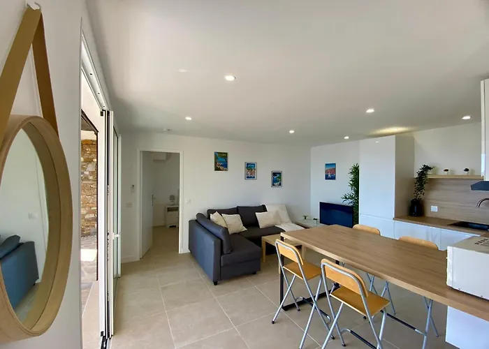 Bright With Terrace And Sea View *