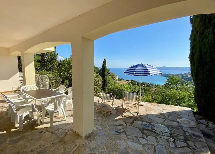 Bright With Terrace And Sea View Ле-Лаванду